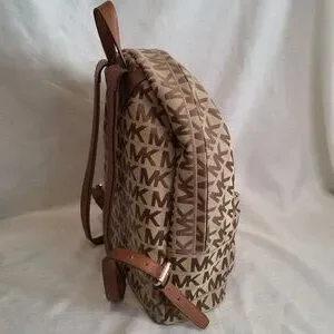 MK Michael Kors large size backpack like new ???✨️ Jet Set Large Logo Backpack in BROWN - Sale | Michael Kors [US] main image 3